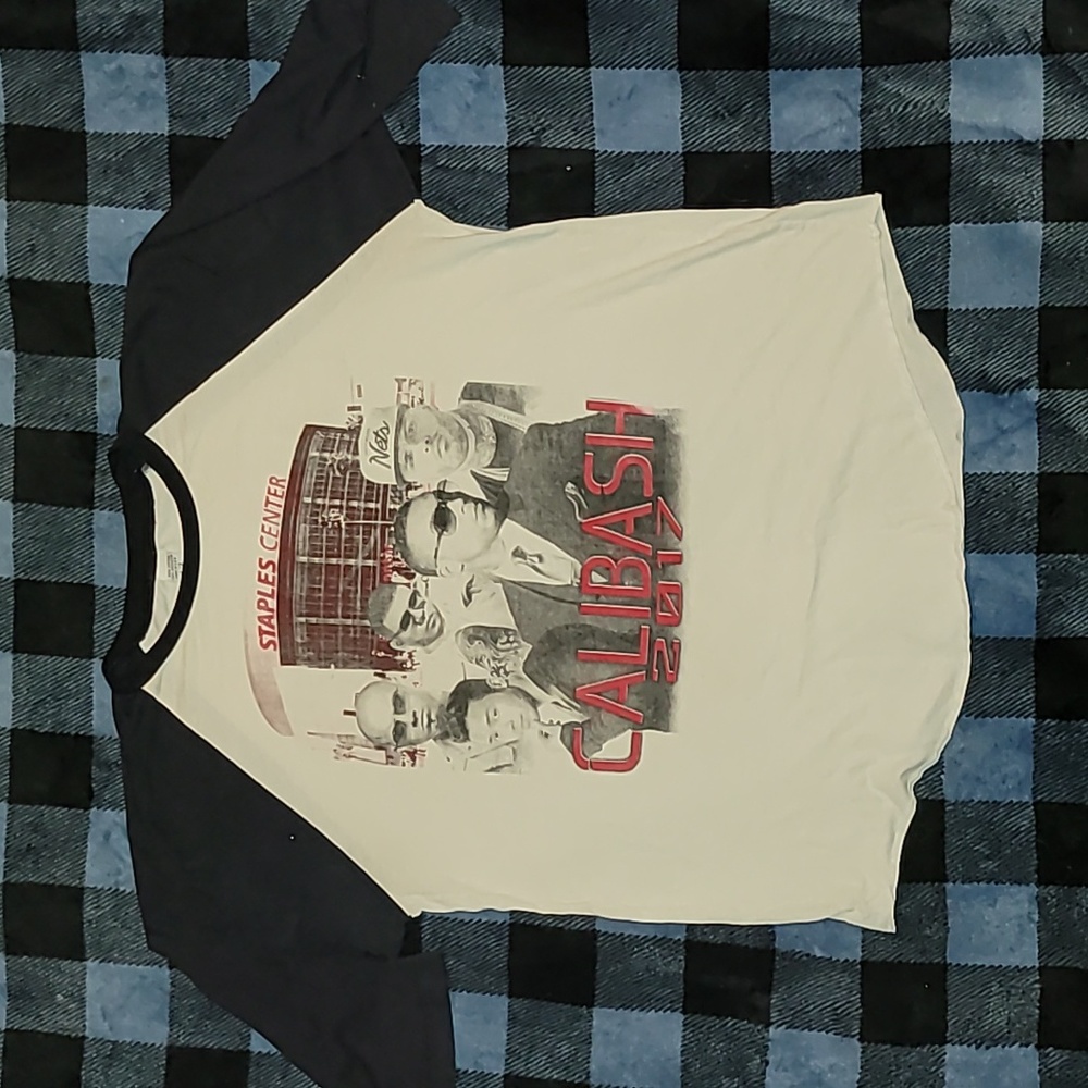 Made in USA. Baseball-style Tee. CALIBASH concert Tee 2017 Size Large.